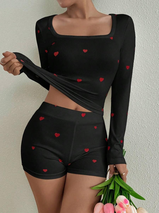 2-piece casual fitted pajama set with square neckline, long-sleeved T-shirt and shorts for comfortable sleepwear