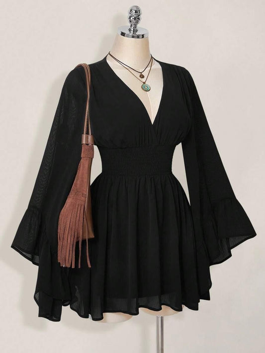 Black corset for women, Halloween Gothic, solid color, V-neck, waist-tight, elegant mini dress with long sleeves, autumn/winter bell-sleeved dress, Thanksgiving outfit for women